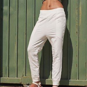 Free People Windy River Jogger high-rise Leggings White Size S NEW